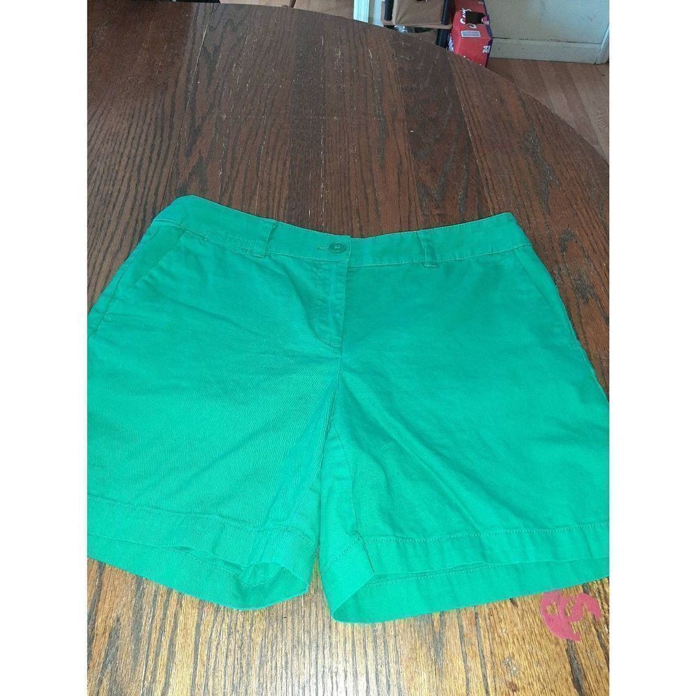Size 6 Ann Taylor LOFT Green Mid Rise Cotton Shorts with Pockets
